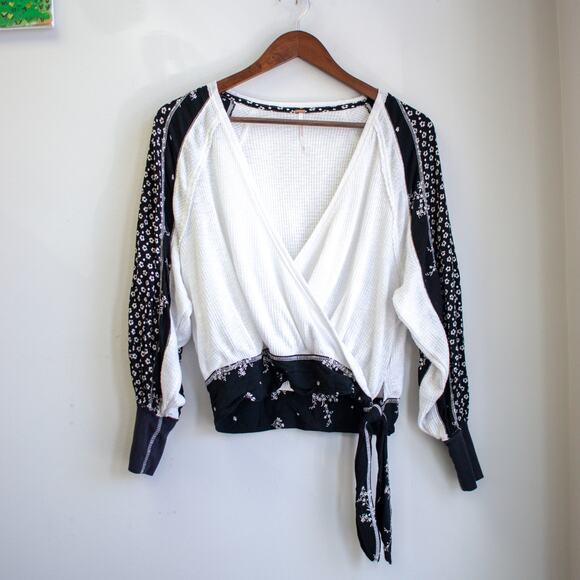 Free People Waffle Cross Body Floral Blouse Size Extra Small - Picture 1 of 7